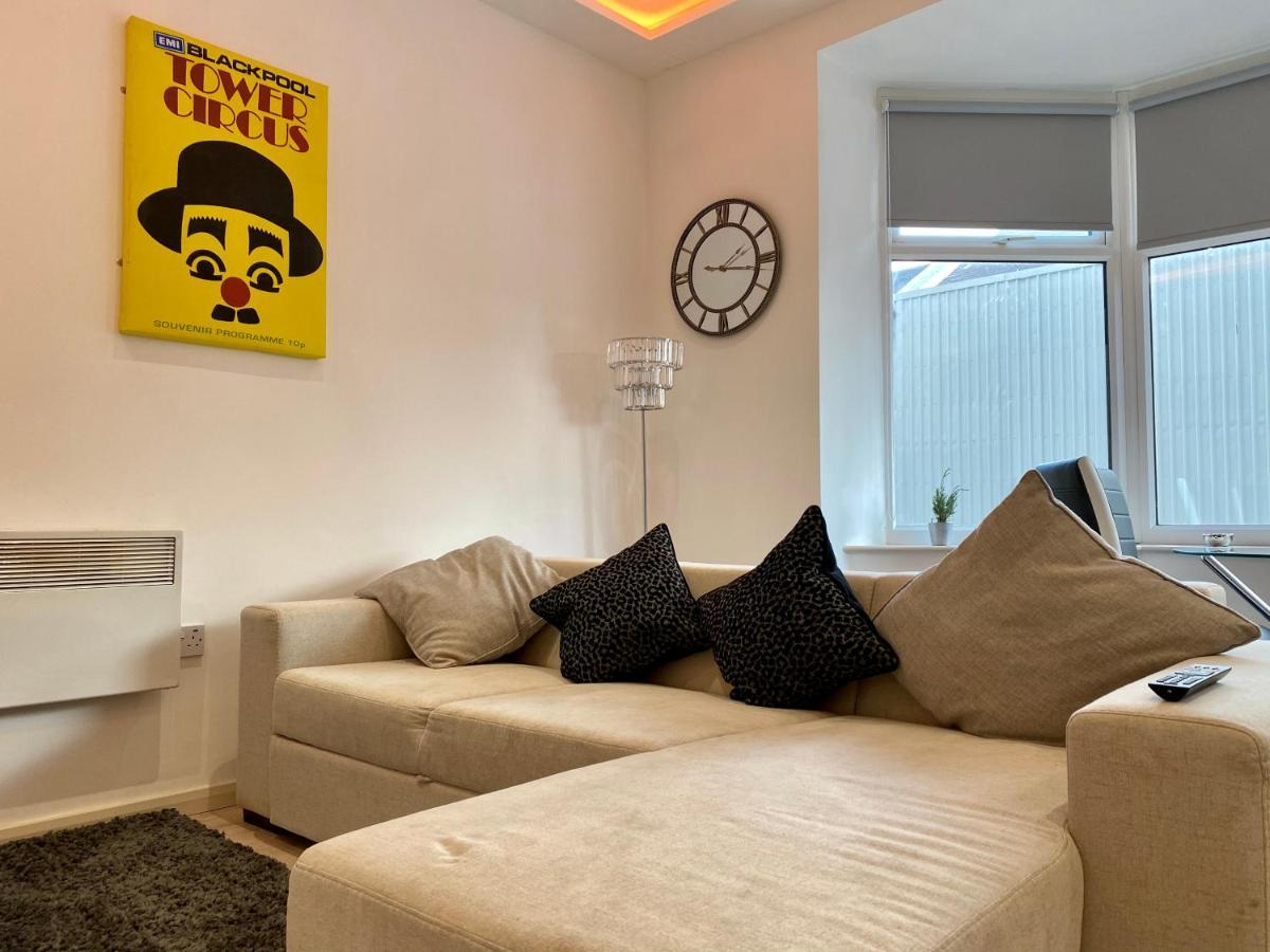 Princess Theatre Beach View Apartments By Blackpool Service Apartments Esterno foto