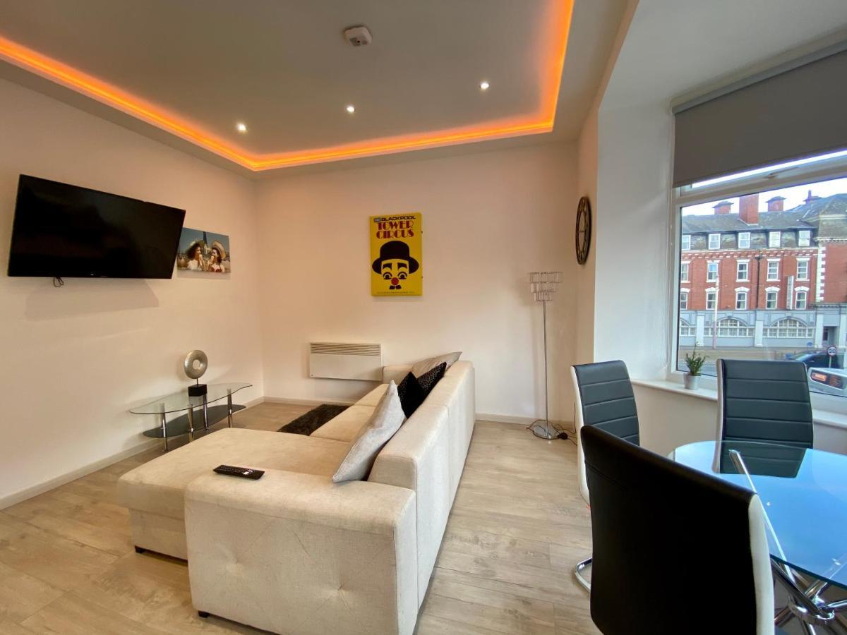 Princess Theatre Beach View Apartments By Blackpool Service Apartments Esterno foto