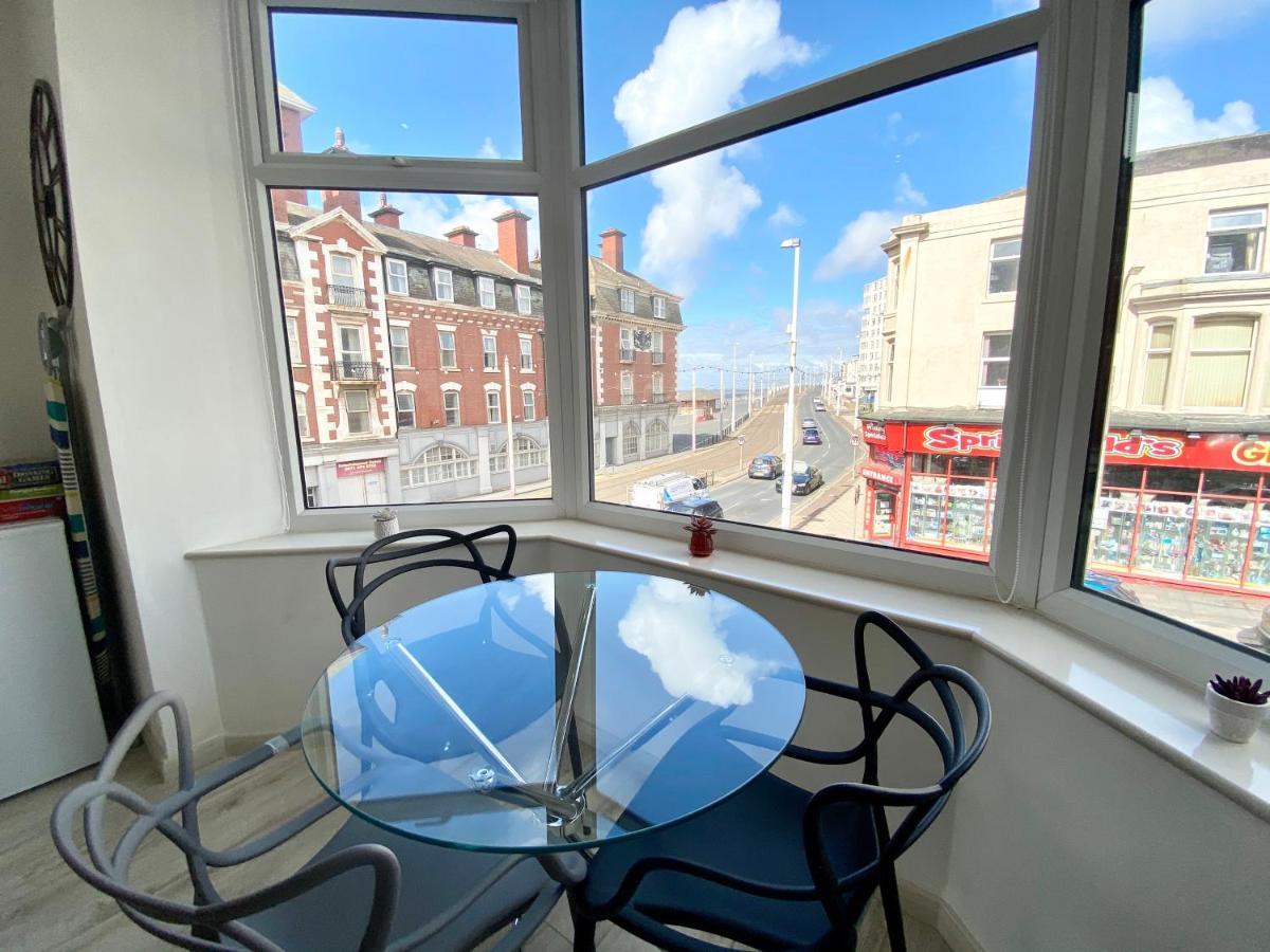Princess Theatre Beach View Apartments By Blackpool Service Apartments Esterno foto